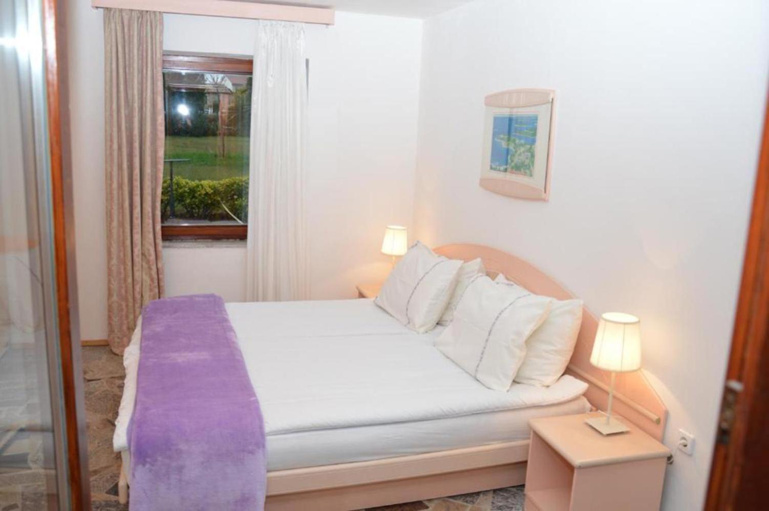Apartments Aurelia Nova Vas  Eksteriør billede
