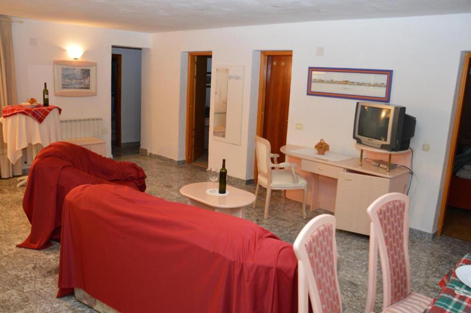 Apartments Aurelia Nova Vas  Eksteriør billede